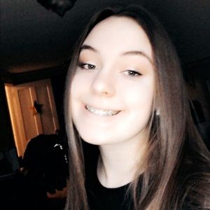 Meet your Posher, Adrianna